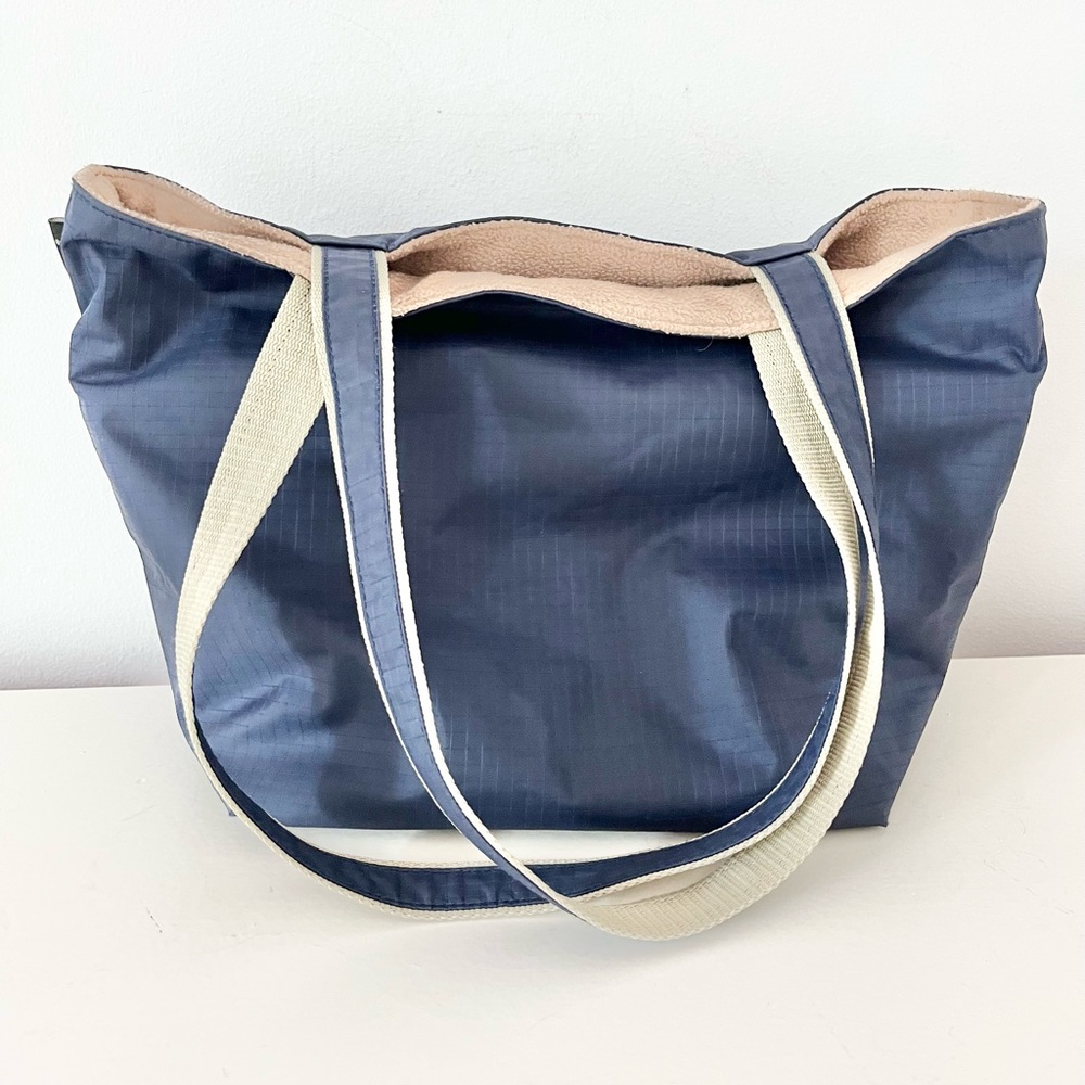 Eddie Bauer Blue Nylon Tote Bag with Cream Straps and Beige Fleece Interior
